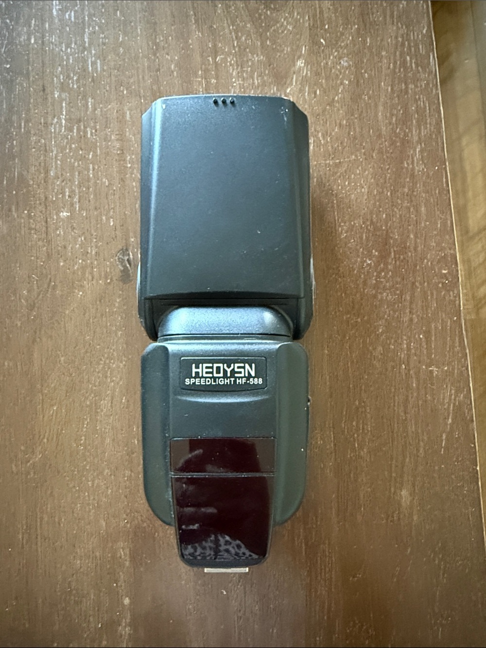 Heoysn Speedlight HF-588 for Canon EOS SLR Cameras. Pre-owned